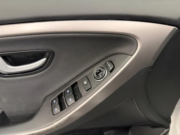 Hyundai i30 1.6 GDi Amplia