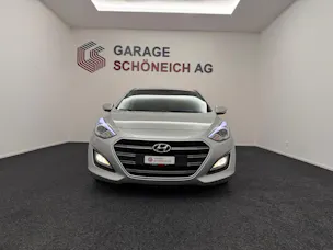 Hyundai i30 1.6 GDi Amplia