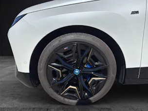 BMW iX M60