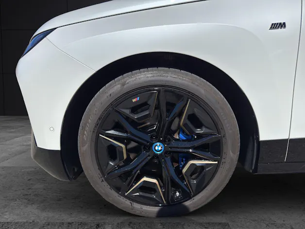 BMW iX M60