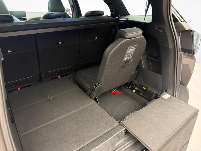 immagine del veicolo PEUGEOT 5008