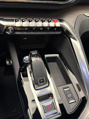PEUGEOT 5008 1.6 PureTech GT Pack
