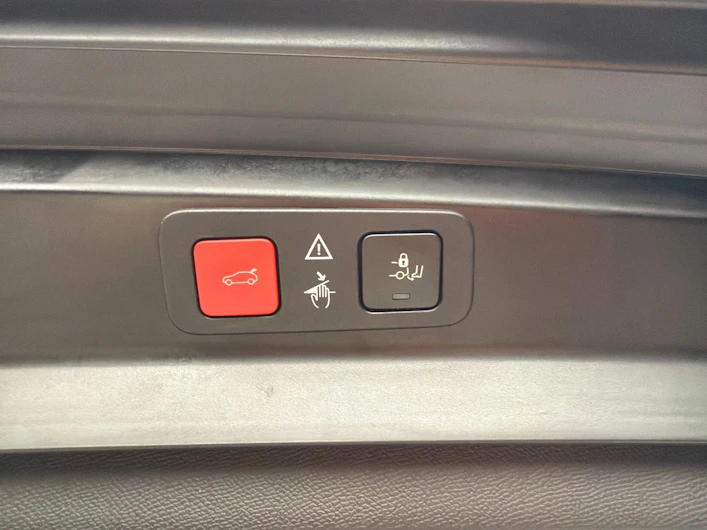 immagine del veicolo PEUGEOT 5008
