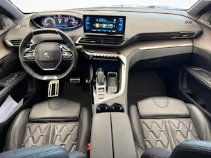 PEUGEOT 5008 1.6 PureTech GT Pack