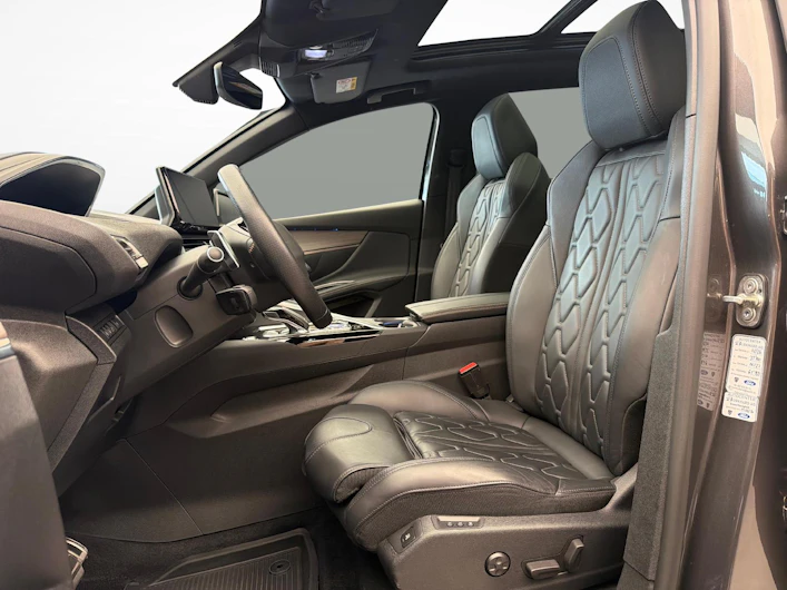 immagine del veicolo PEUGEOT 5008