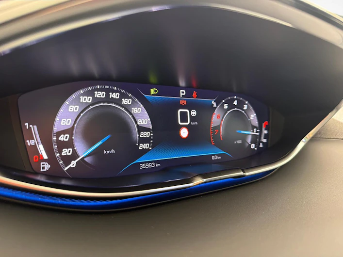 immagine del veicolo PEUGEOT 5008