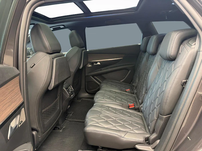 immagine del veicolo PEUGEOT 5008