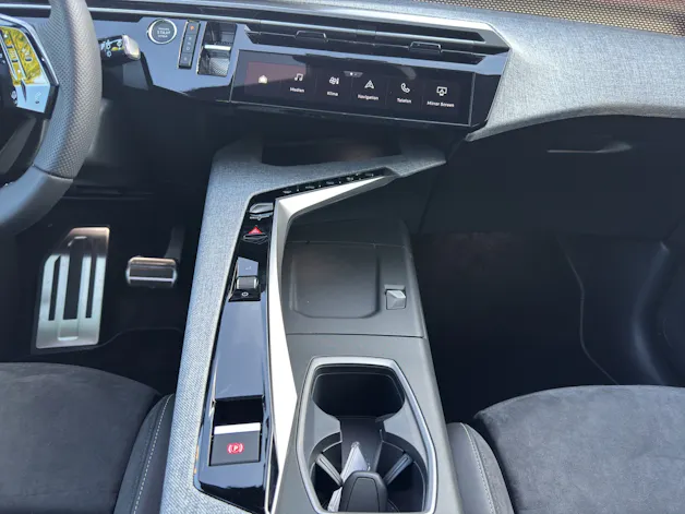 PEUGEOT 5008 1.6 PHEV 225 GT Exclusive