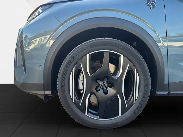 PEUGEOT 5008 1.6 PHEV 225 GT Exclusive