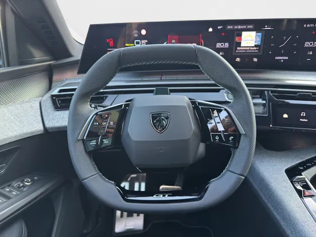 PEUGEOT 5008 1.6 PHEV 225 GT Exclusive