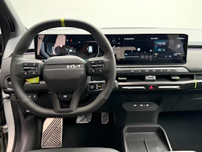 https://vehicle.imgix.net/4434465/b902c0db-be05-4442-a2e7-13f11c1296de.jpeg
