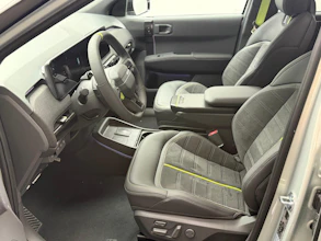 https://vehicle.imgix.net/4434465/f0d2f970-5774-431f-bfdc-1f48042d133b.jpeg