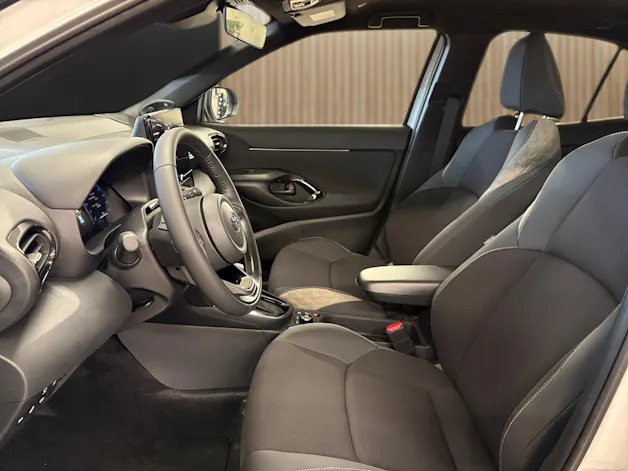 Toyota Yaris Cross 1.5 VVT-i HSD Premium AWD-i