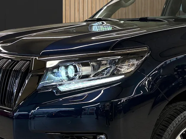 Toyota Land Cruiser 2.8 D 204 Invincible