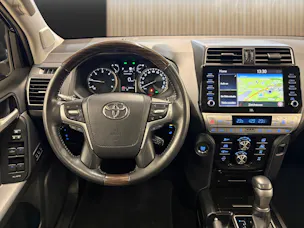 Toyota Land Cruiser 2.8 D 204 Invincible