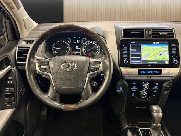 Toyota Land Cruiser 2.8 D 204 Invincible