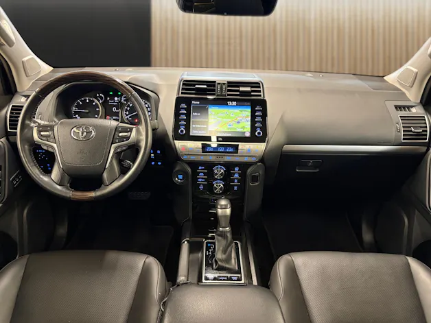 Toyota Land Cruiser 2.8 D 204 Invincible