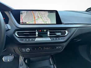 https://vehicle.imgix.net/4434539/24335d9f-1dac-4139-a753-de7b154a5b12.jpg