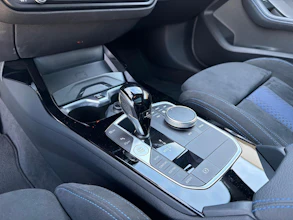 https://vehicle.imgix.net/4434539/7a615e16-e7bd-46a0-8937-5c3e43ed9c16.jpg