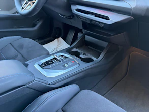 https://vehicle.imgix.net/4434550/3d494216-7e12-4595-834e-01a3fc5e3420.jpg