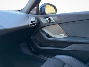 https://vehicle.imgix.net/4434550/d187dbac-8fe2-42cc-b3b7-e5a702078370.jpg