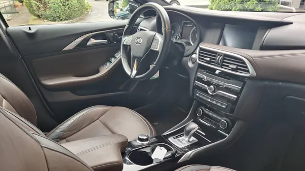 Infiniti QX30 2.2d Premium Tech DCT AWD