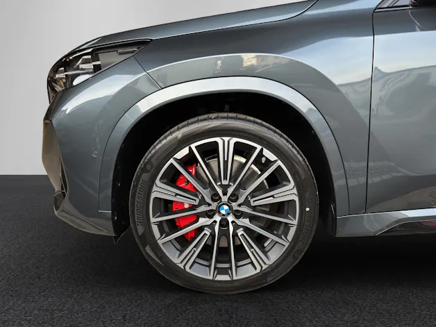 BMW iX1 30 xDrive M Sport Pro 'Individual'