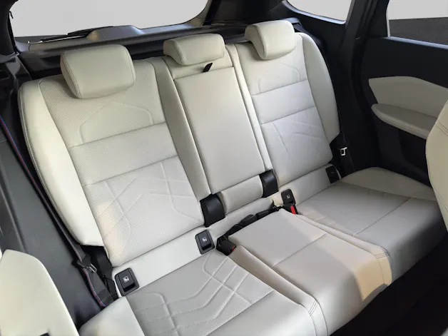 BMW iX1 30 xDrive M Sport Pro 'Individual'