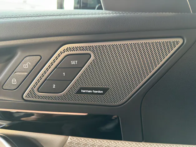 BMW iX1 30 xDrive M Sport Pro 'Individual'