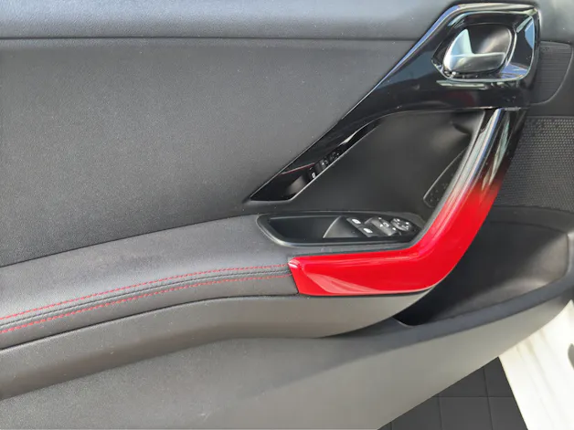 PEUGEOT 208 1.6 Turbo GTi