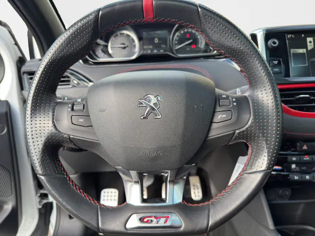 PEUGEOT 208 1.6 Turbo GTi