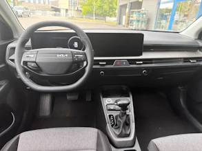 https://vehicle.imgix.net/4434740/90e6dc36-98de-42a6-a9ea-ff4340b891da.jpg