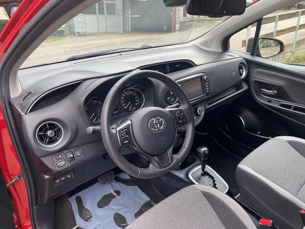 Toyota Yaris 1.5 VVT-i HSD Trend