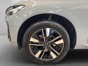 VOLVO XC60 2.0 B5 MH Plus Dark AWD