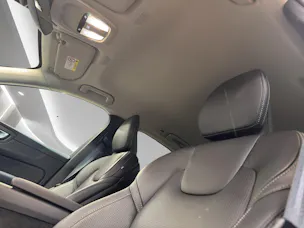 VOLVO XC60 2.0 B5 MH Plus Dark AWD