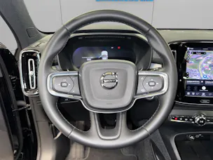 VOLVO XC40 2.0 B3 MH Plus Dark
