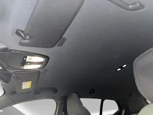VOLVO XC40 2.0 B3 MH Plus Dark