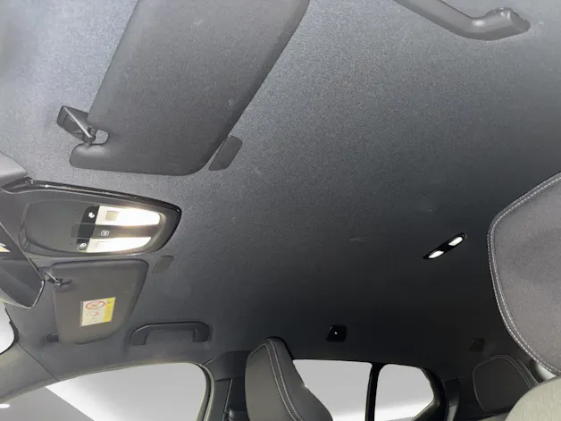 VOLVO XC40 2.0 B3 MH Plus Dark