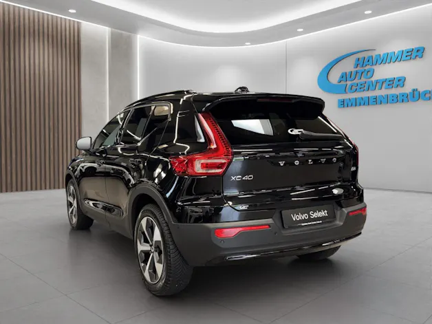 VOLVO XC40 2.0 B3 MH Plus Dark