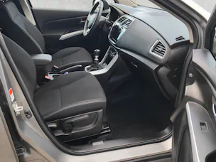 Suzuki SX4 S-Cross 1.4 T Compact Top Hybrid 4x4