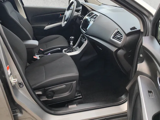 Suzuki SX4 S-Cross 1.4 T Compact Top Hybrid 4x4