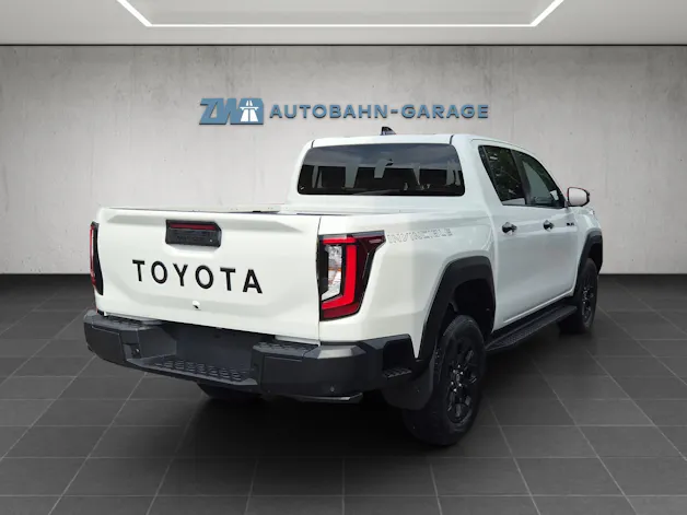 Toyota Hilux Double Cab.-Pick-up 2.8 D-4D MHEV 204 Invincible