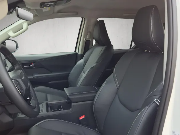 Toyota Hilux Double Cab.-Pick-up 2.8 D-4D MHEV 204 Invincible