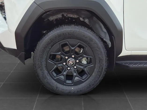 Toyota Hilux Double Cab.-Pick-up 2.8 D-4D MHEV 204 Invincible