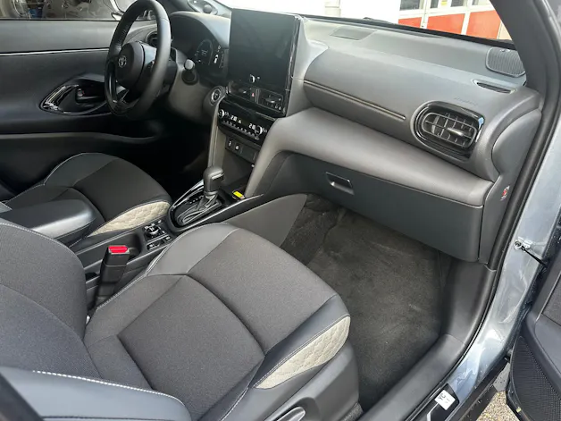 Toyota Yaris Cross 1.5 VVT-i HSD Premium AWD-i