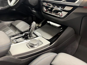 https://vehicle.imgix.net/4434965/0c17b538-4d63-42b1-8551-98ea72f57fa1.jpg