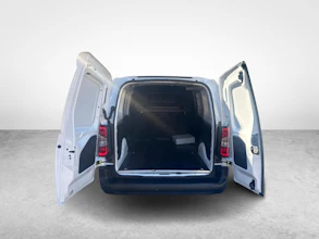 https://vehicle.imgix.net/4435011/639388e6-b5f5-465a-aec0-86f427d51f07.jpg
