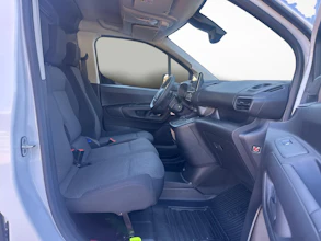 https://vehicle.imgix.net/4435011/d5d4f647-94b4-4598-ad0e-b76ad0d107a1.jpg