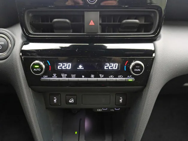 Toyota Yaris Cross 1.5 VVT-i HSD Premium AWD-i