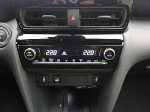 Toyota Yaris Cross 1.5 VVT-i HSD Premium AWD-i